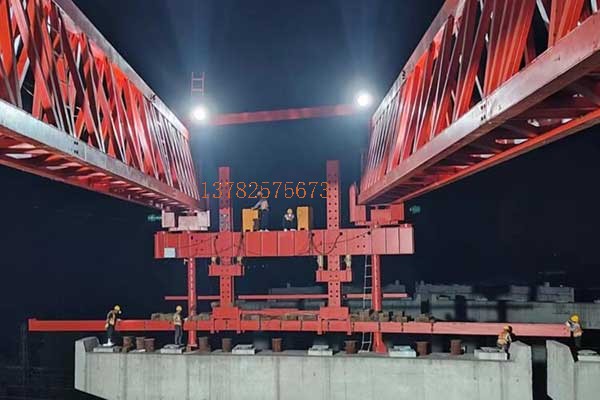 HNJQ60-360配重架橋機(jī)，廣州白云跨鐵項(xiàng)目，架設(shè)完成